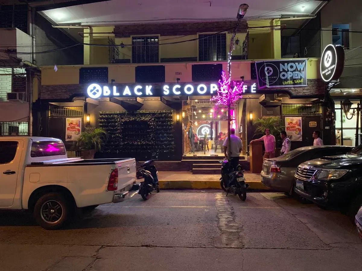 Black Scoop Cafe Dos Castillas UST